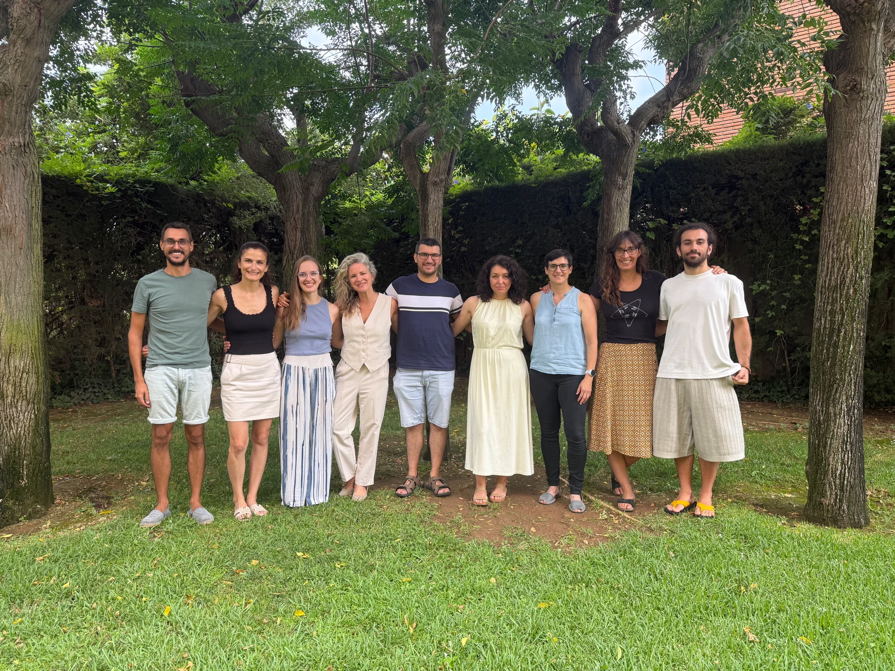 Fotografía de grupo del equipo de Biosfer Teslab al aire libre