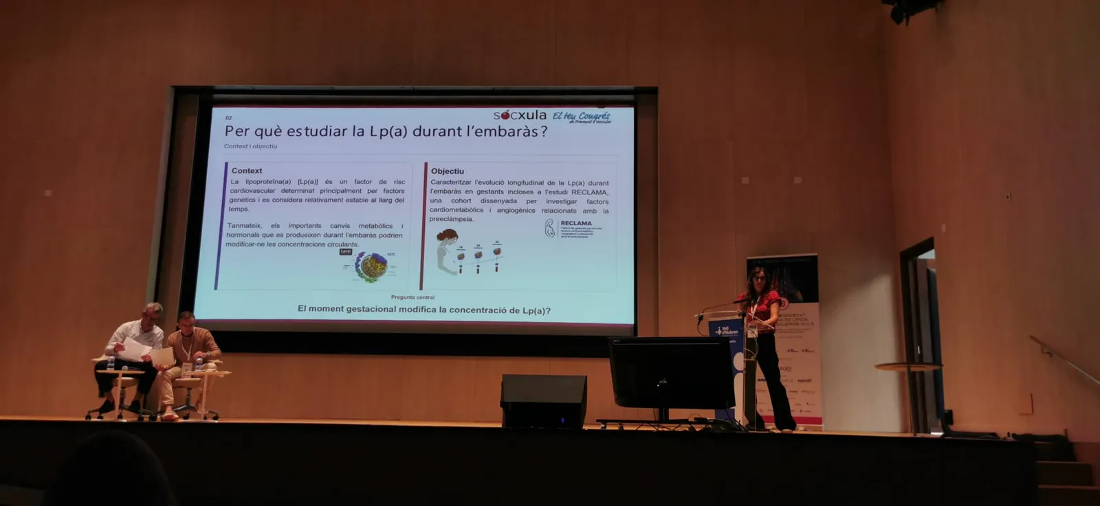 Lydia Cabau presenting the RECLAMA study